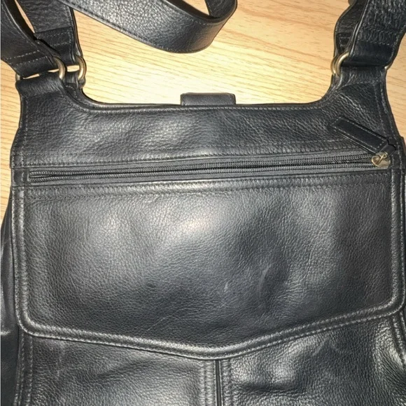 Fossil Black Leather Crossbody Messenger Bag 🖤 Adjustable Strap – Authentic - Picture 2 of 7